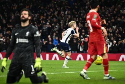 Tottenham thắng Liverpool gây tranh cãi tại bán kết Cúp EFL